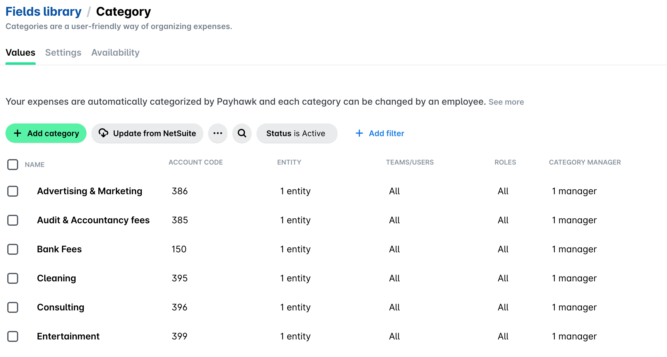 Pagina categorie in de Payhawk-veldenbibliotheek met de knop Bijwerken vanuit NetSuite en de rekeningcode van elke categorie