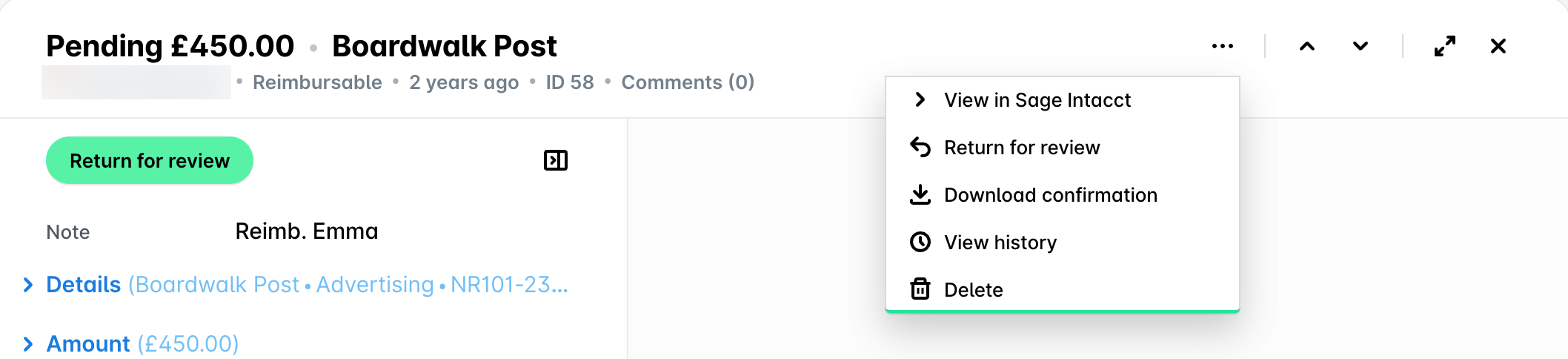 Zijpaneel van een uitgave in Uitgaven met het menu met drie puntjes geopend, met bovenaan Bekijk in Sage Intacct.