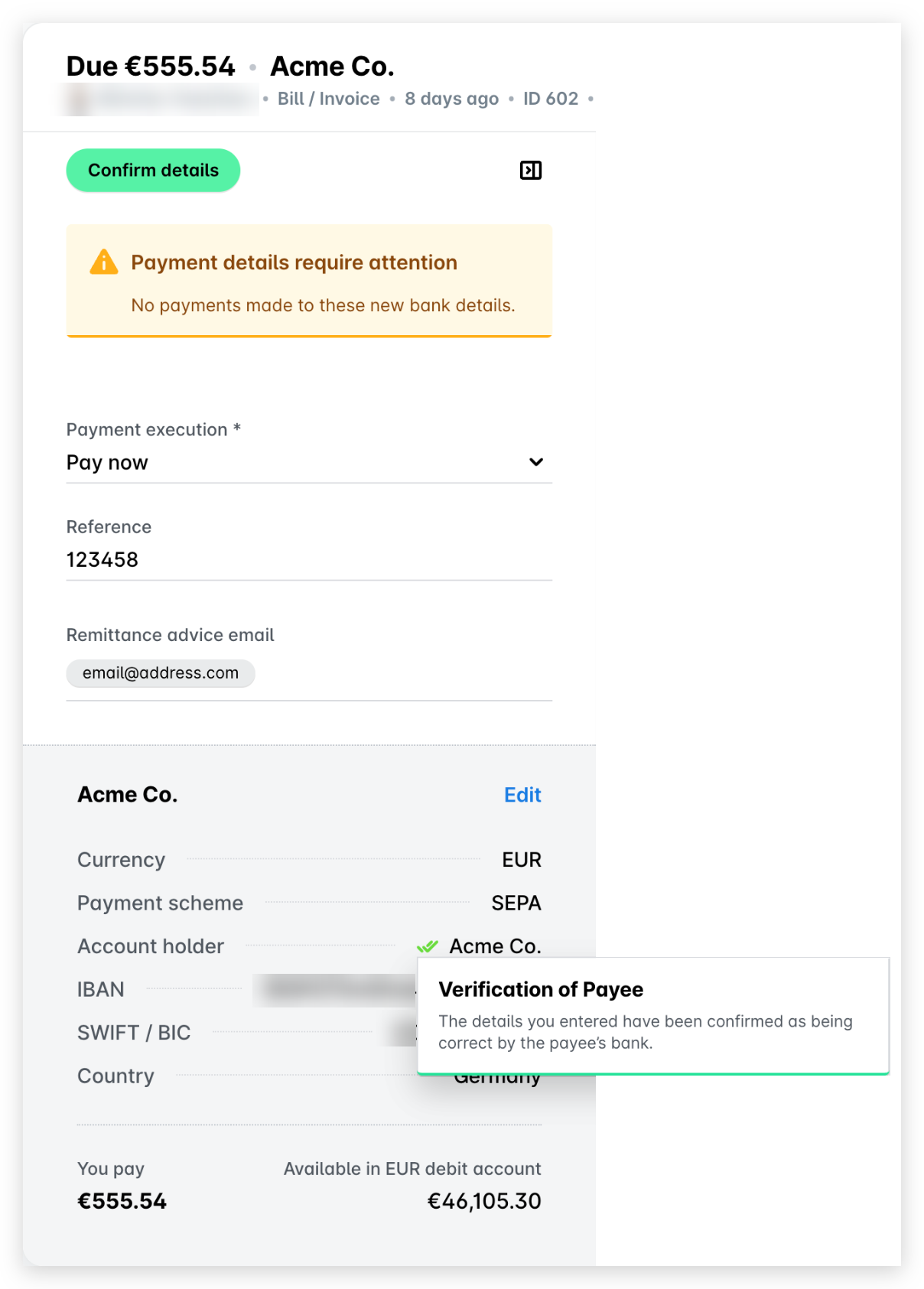 Rechnung beim Bestätigen der Details mit einem grünen Häkchen beim Kontoinhaber und dem Tooltip, dass die Bank des Empfängers die Angaben bestätigt hat